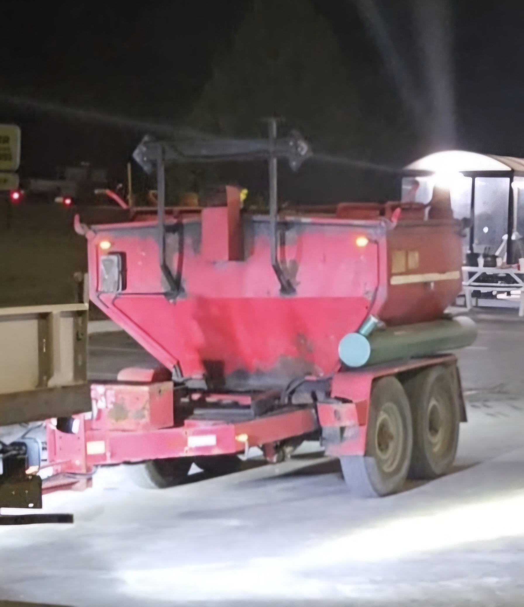 HDE asphalt hotbox reclaimer trailer